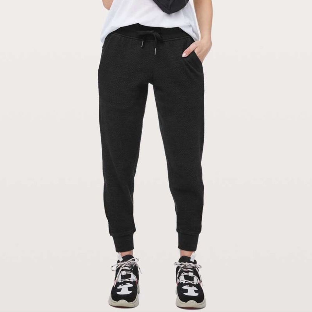 Lululemon Warm Down Jogger 8 Bubble Dot